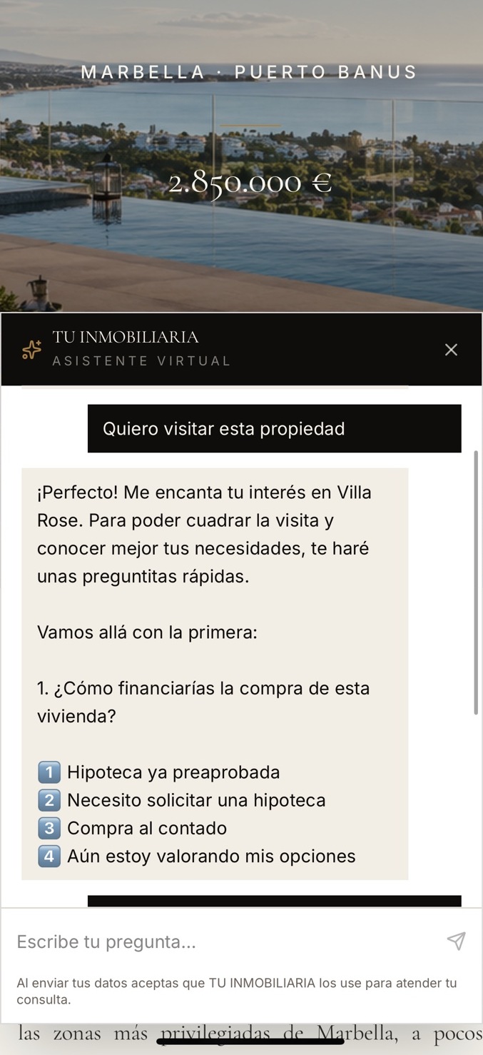 El asistente IA conversando con un comprador dentro de la ficha de una propiedad, visto en un móvil
